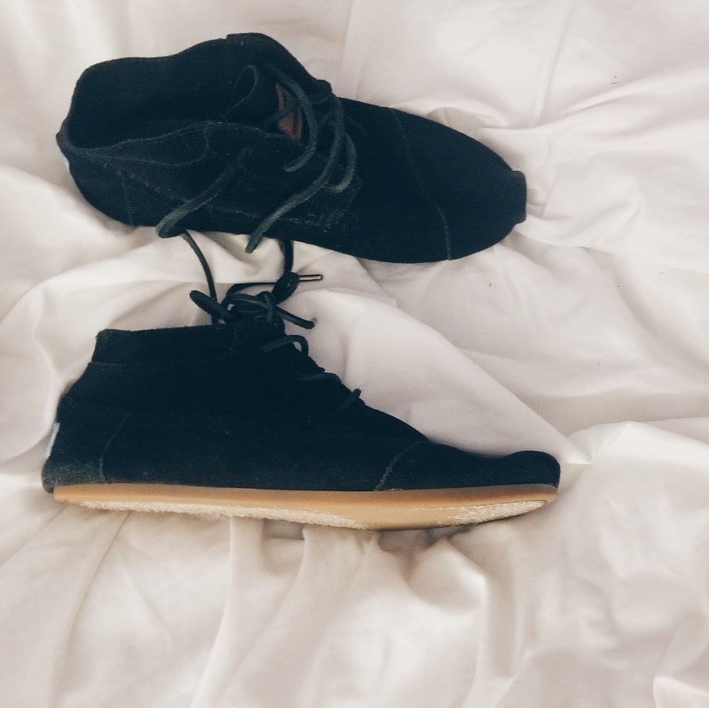 Tom moccasin